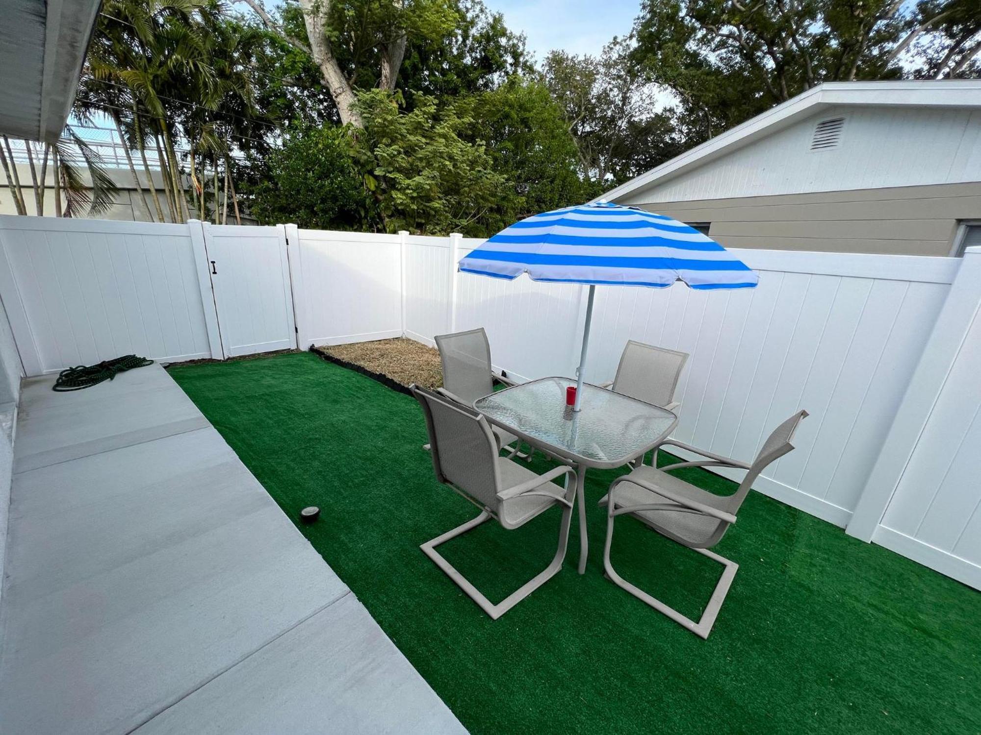 Cozy Private Studio W/Own Yard - 3Mi From Beach Семинол Екстериор снимка