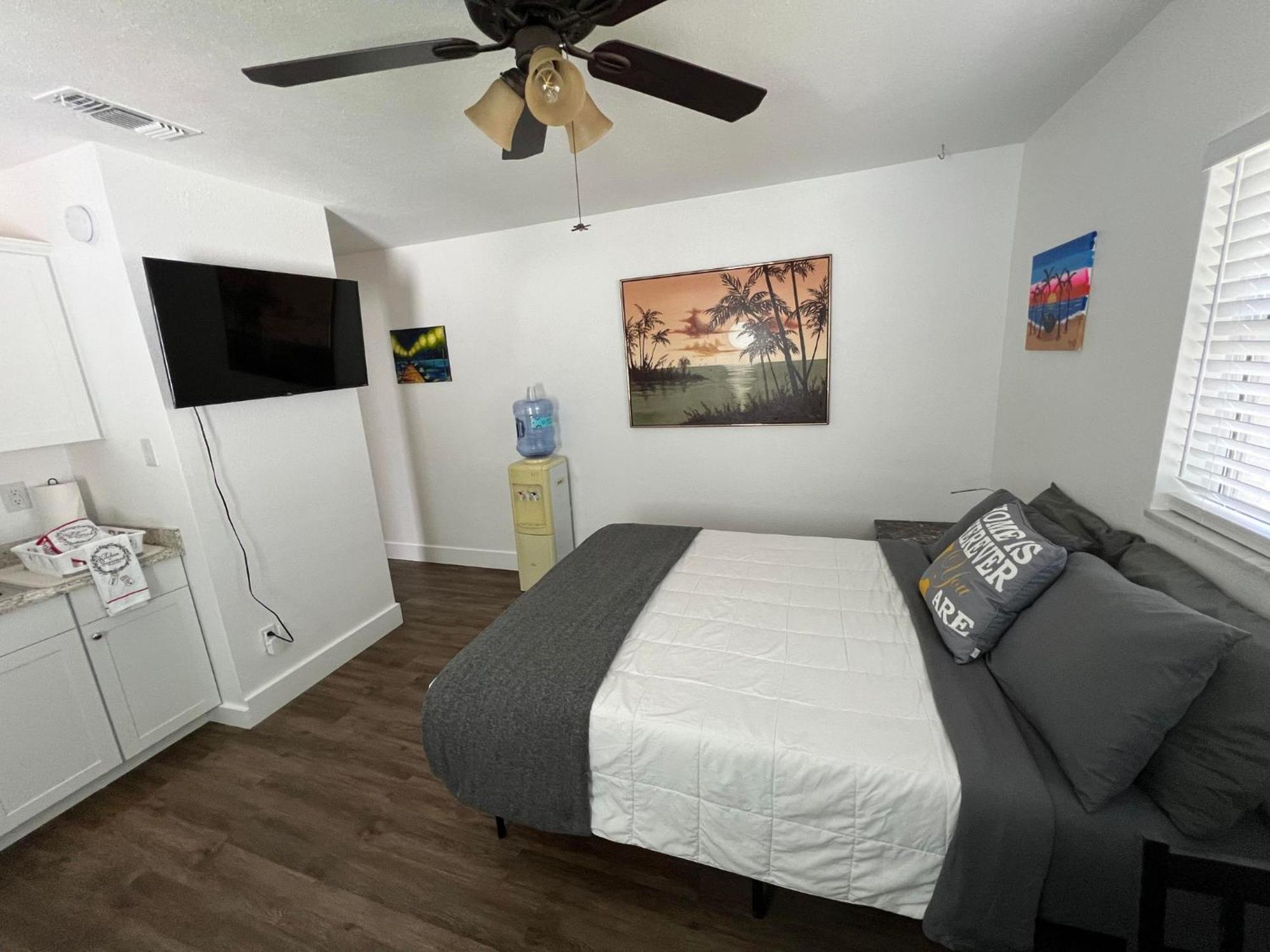 Cozy Private Studio W/Own Yard - 3Mi From Beach Семинол Екстериор снимка